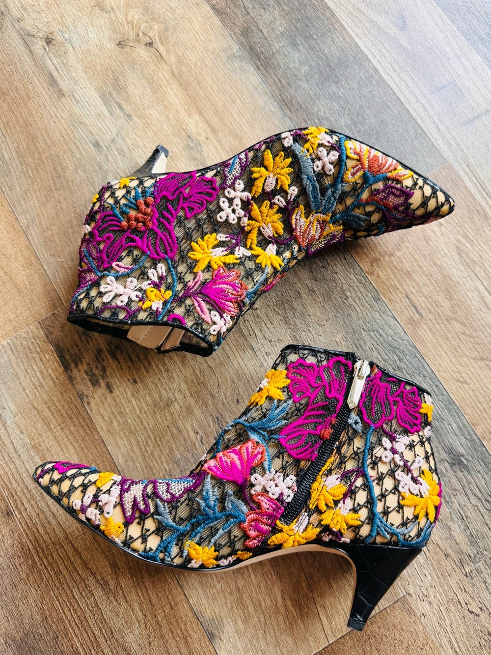 Sam Edelman Kinsey Embroidered Floral Ankle Boots Size 6 Multicolor
